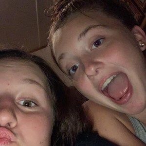 Meet your Posher, Emilen